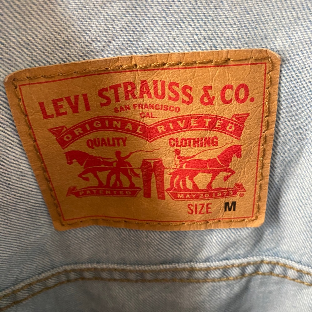 Levi’s Jacket - Picture 3 of 4